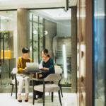 チームワークを育てる！コラボレーション空間の家具レイアウト術